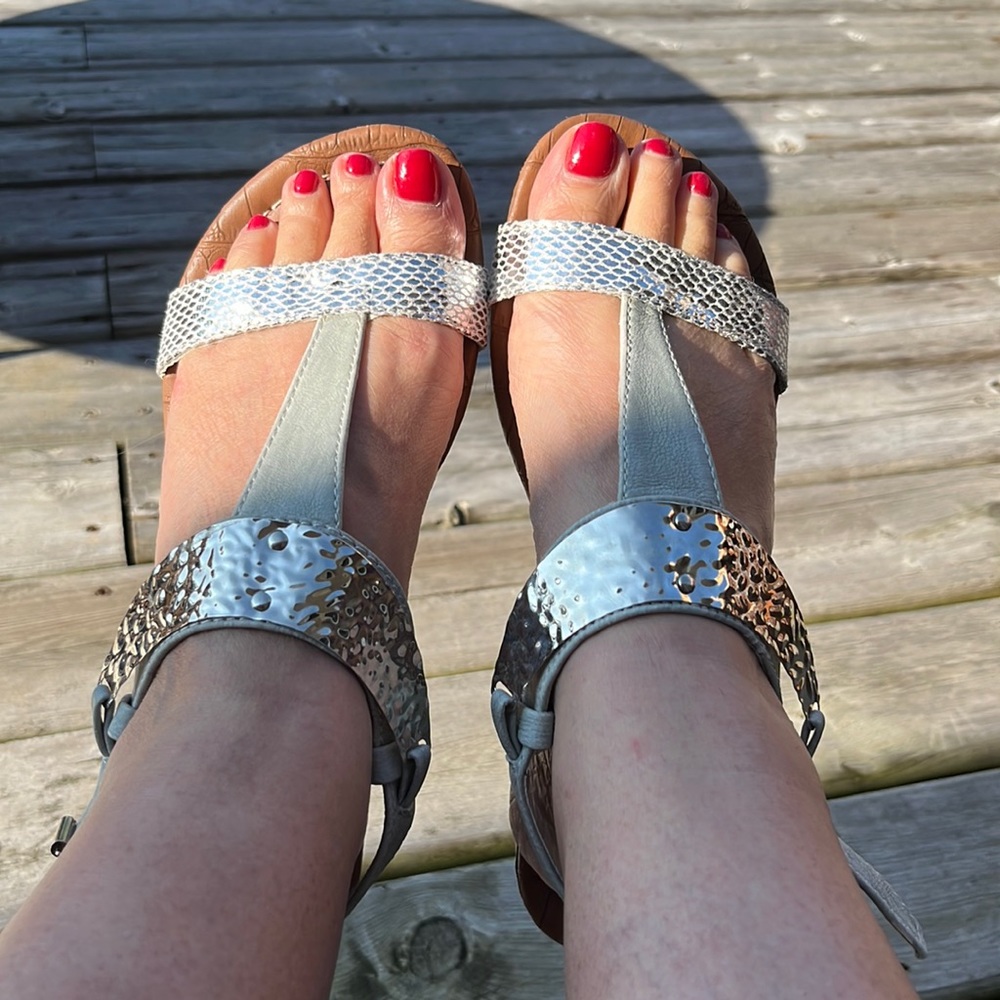 Super cute silver sandals with buckle